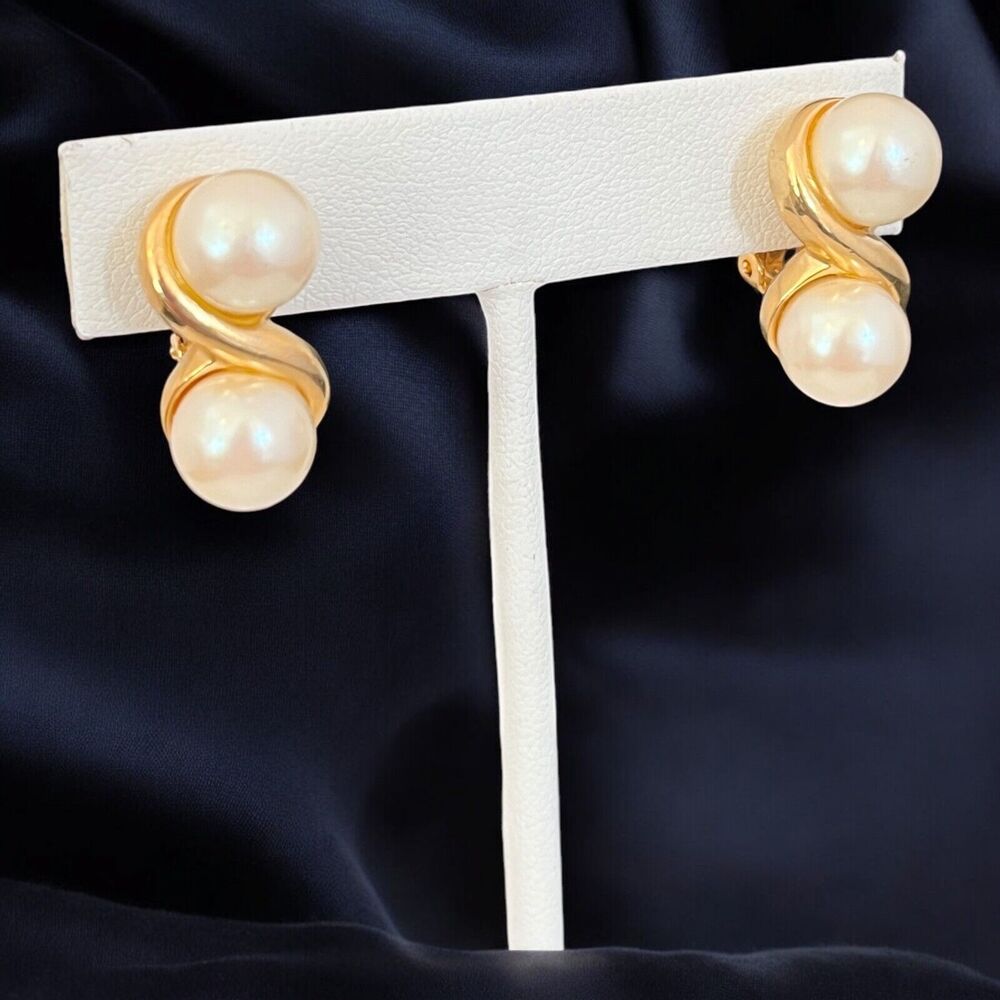 Vintage 1980s Faux Pearl Earrings Gold Tone Clip - 8T